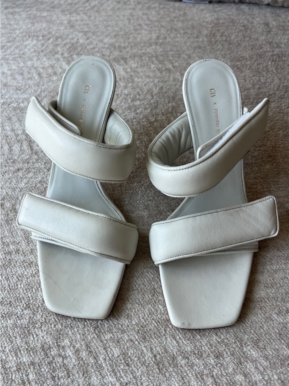 GIA BORGHINI x Pernille
Teisbaek Perni Sandals NEW
NEVER WORN / White / 37
1/2
